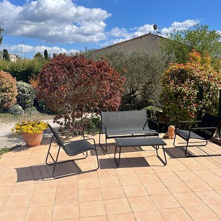 Studio Charmant Avec Terrasse Lançon-Provence Екстериор снимка