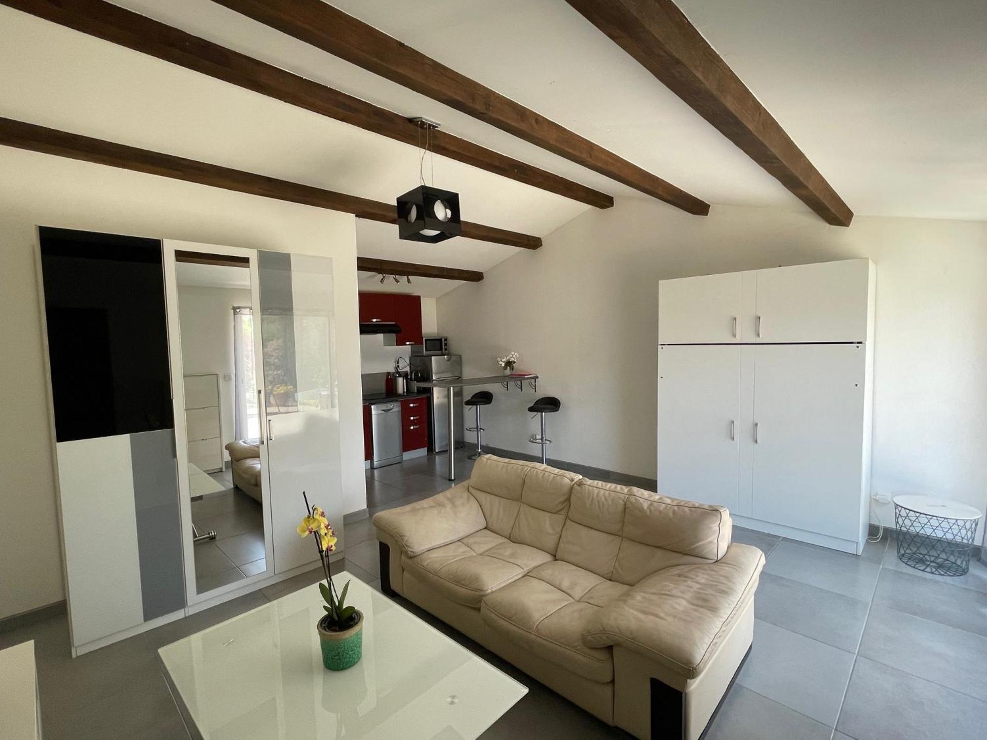 Studio Charmant Avec Terrasse Lançon-Provence Екстериор снимка
