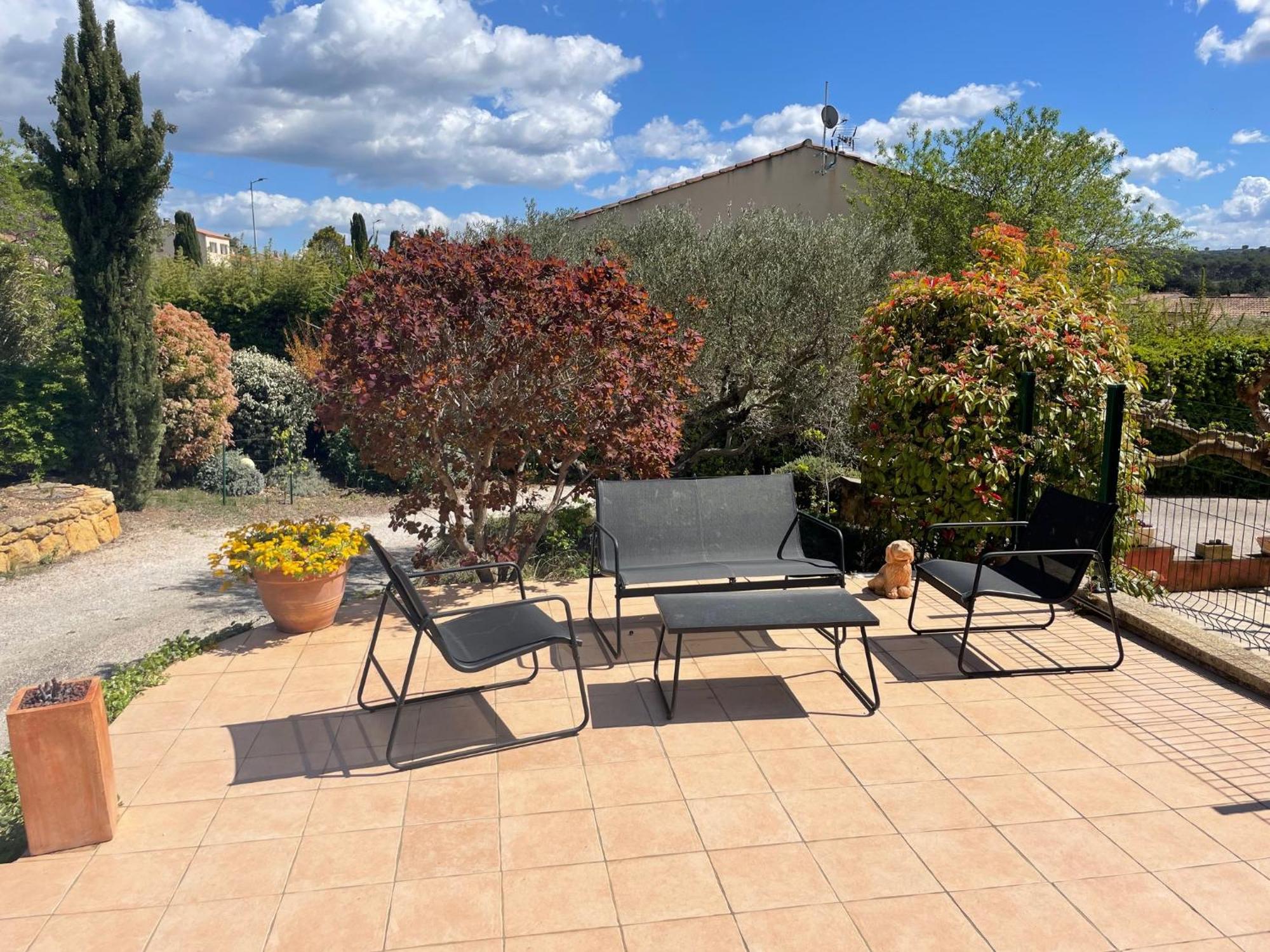 Studio Charmant Avec Terrasse Lançon-Provence Екстериор снимка