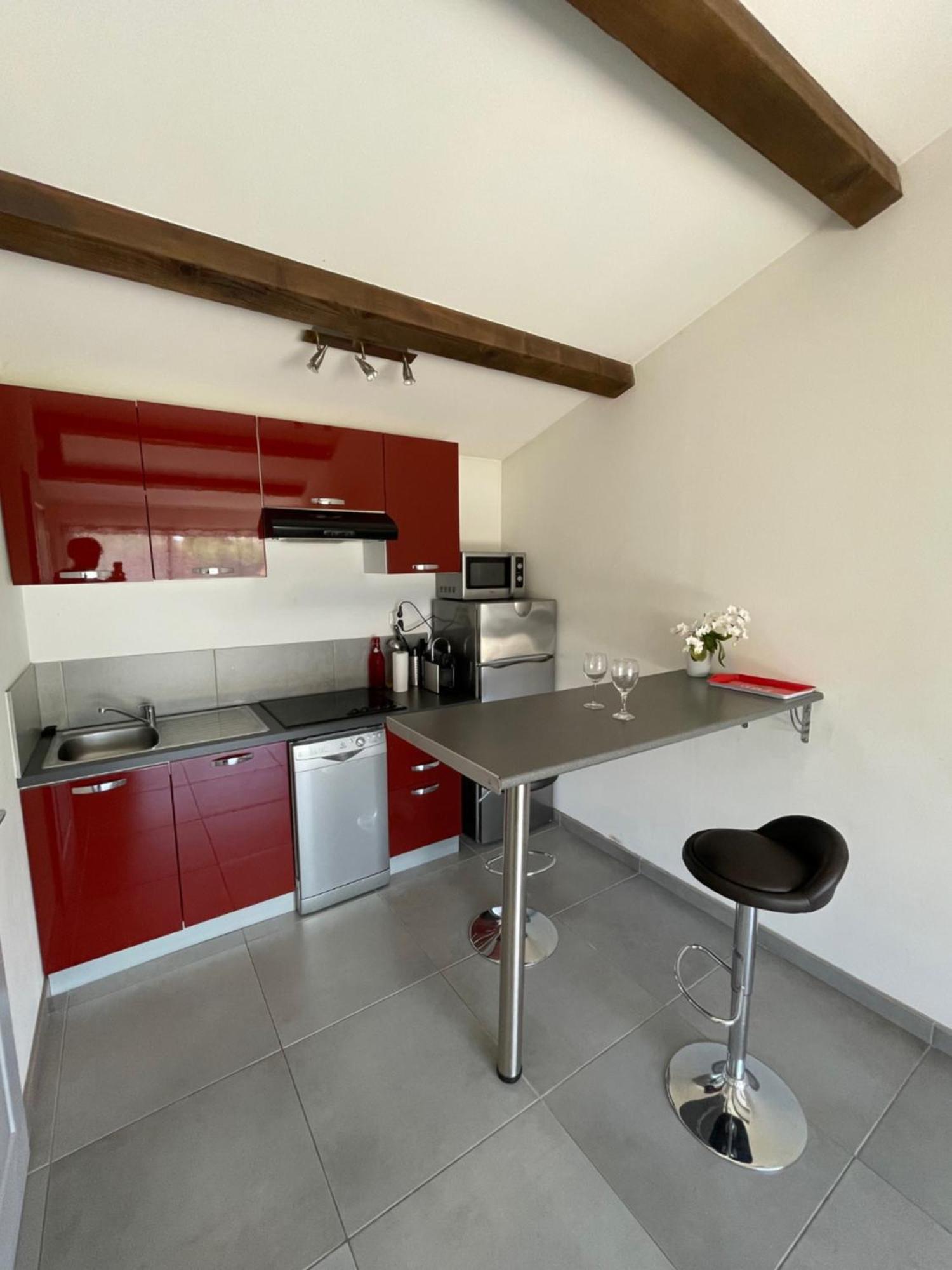 Studio Charmant Avec Terrasse Lançon-Provence Екстериор снимка